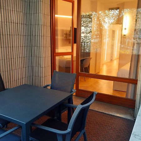 Mako Suites - Centro E Stazione モンツァ エクステリア 写真