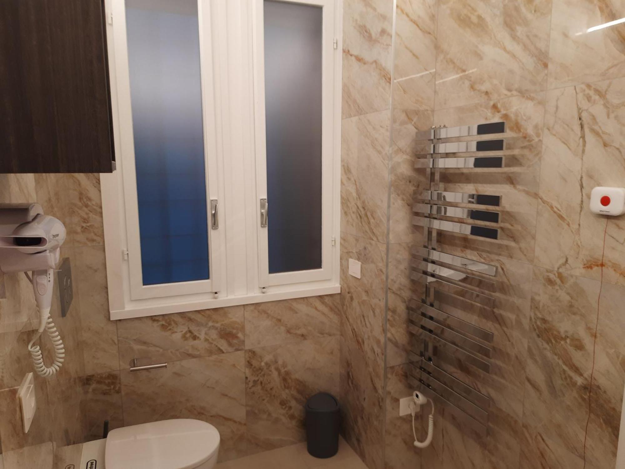 Mako Suites - Centro E Stazione モンツァ 部屋 写真