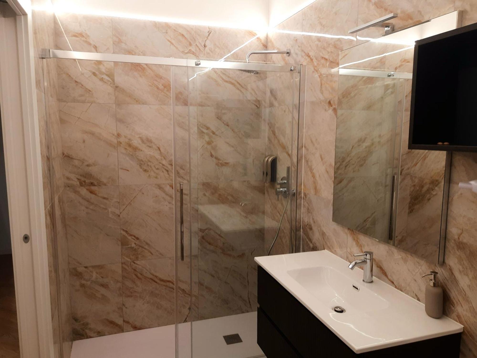 Mako Suites - Centro E Stazione モンツァ 部屋 写真